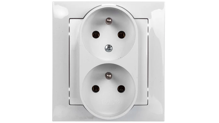 IMPRESJA Gniazdo podwójne z/u z niezamiennością faz białe GP-2YC/00
