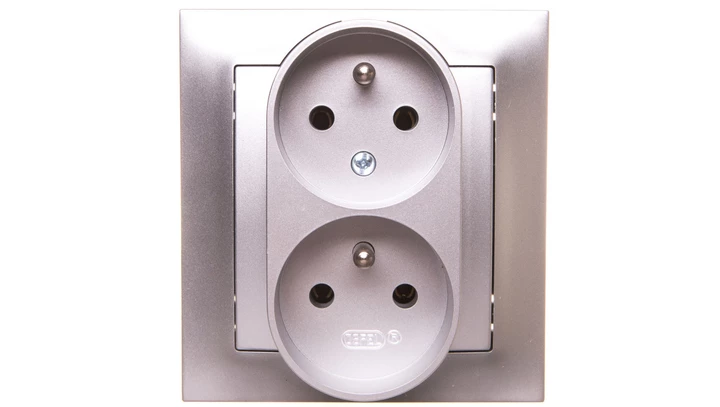 IMPRESJA Gniazdo podwójne z/u z niezamiennością faz srebrne GP-2YC/18