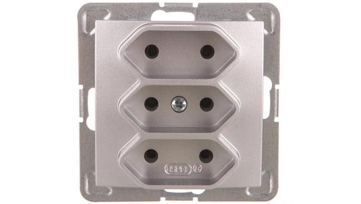 IMPRESJA Gniazdo potrójne b/u 2,5A EURO srebro GP-3Y/m/18