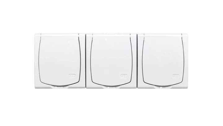 MADERA Gniazdo hermetyczne potrójne z/u IP44 klapka biała GNH-3NZ/00/w