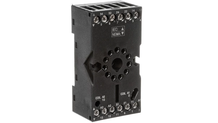 Gniazdo wtykowe do przekaźników R15 3P 12A 300V AC (można montować moduł czasowy COM3) GZP11 2613506