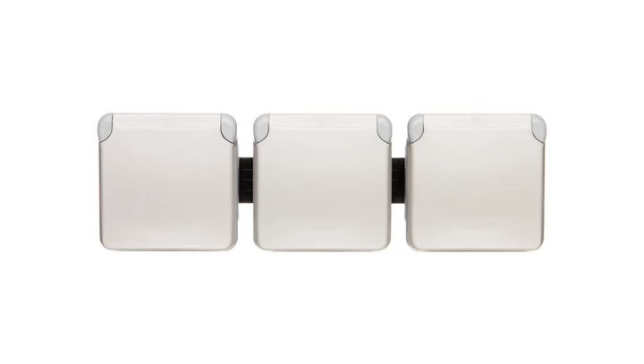 PLEXO55 Gniazdo potrójne poziome z/u białe/ecru 069644