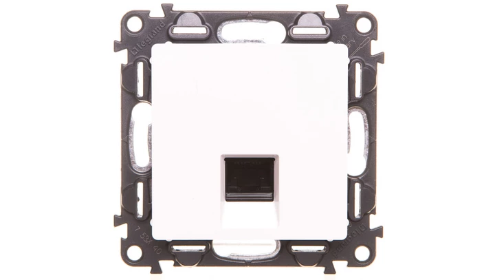 VALENA LIFE Gniazdo komputerowe 1xRJ45 kat. 5e UTP białe 753140