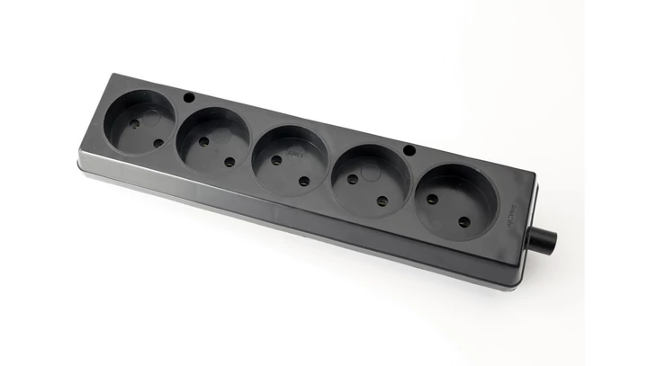 Gniazdo przenośne pięciokrotne 16A 2P 250V czarne GN-560