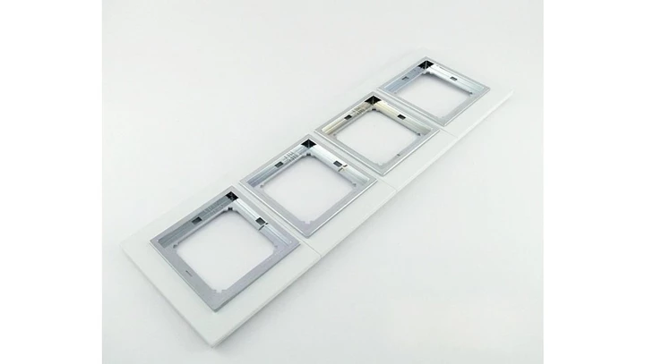 MAGIC Ramka poczwórna biały/chrom Ra-4 M