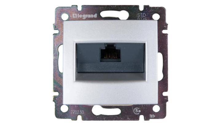 VALENA Gniazdo telefoniczne aluminium 1xRJ45 5e UTP 770230