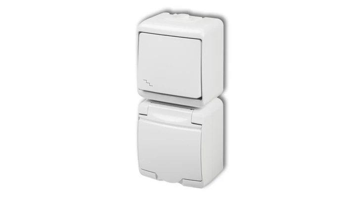JUNIOR Łącznik schodowy + gniazdo hermetyczne SCHUKO (klapka w kolorze obudowy) biały WGHP-3s