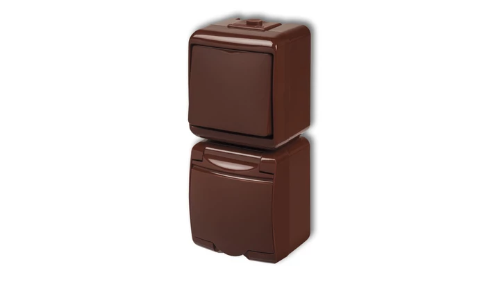 JUNIOR Łącznik jednobiegunowy + gniazdo hermetyczne (klapka brązowa) brązowy 4WGHP-1p