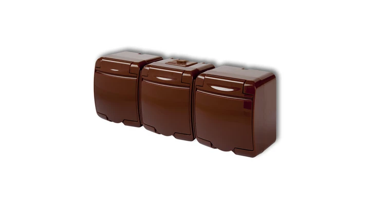 JUNIOR Gniazdo potrójne 3x(z/u) SCHUKO (klapka brązowa) brązowy 4GHE-3sp