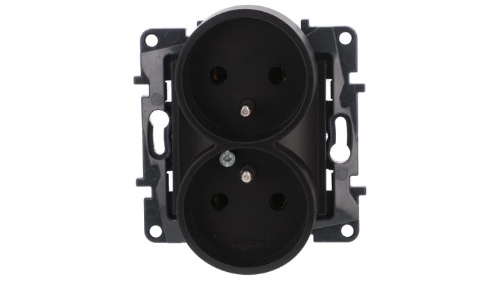 Niloe Step Gniazdo zasilające podwójne 2x2P+Z do ramek wielokrotnych, zaciski śrubowe, bez przesłony styków czarny 863532