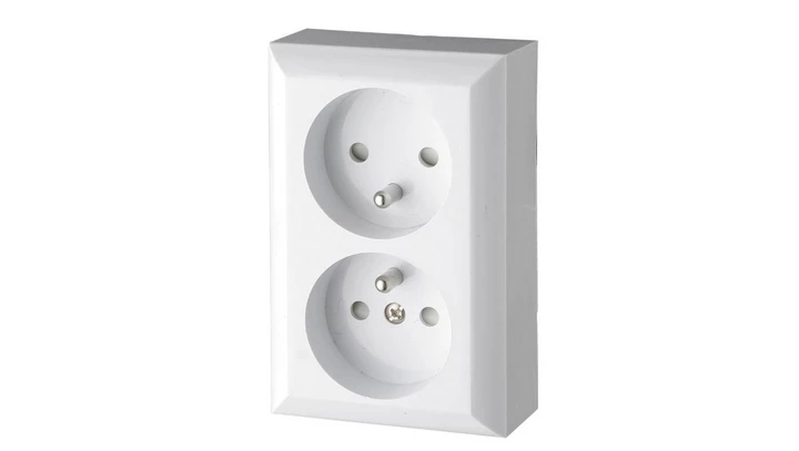 Gniazdo natynkowe podwójne z uziemieniem, IP20, białe, GAO 20456