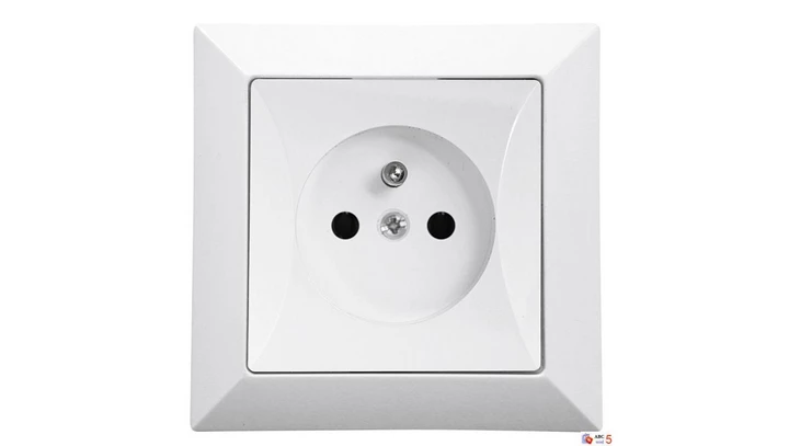 Gniazdo podtynkowe pojedyncze z uziemieniem 2P+Z Pola białe, 33029