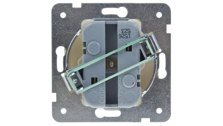 KARO Gniazdo potrójne b/u 2.5A EURO ecru perłowy GP-3S/m/42