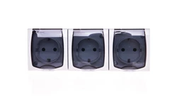 MADERA Gniazdo hermetyczne potrójne z/u Schuko IP44 z przesłonami klapka przezroczysta białe GNH-3NSP/00/d