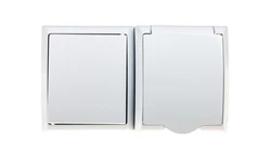 FALA Łącznik hermetyczny pojedynczy + gniazdo z/u Schuko z klapką białe ZH-Ł1GS/00/w