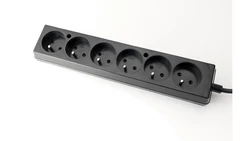 Gniazdo przenośne sześciokrotne 16A 2P+Z 250V czarne GN-670