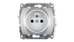 TREND Gniazdo pojedyncze z/u 2P+Z srebrny metalik 7GP-1zp