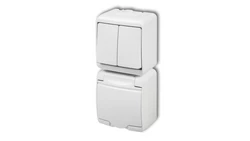 JUNIOR Łącznik świecznikowy + gniazdo hermetyczne (klapka biała) biały WGHP-2p