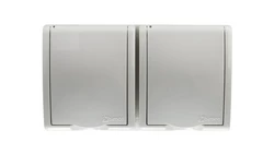 Simon Aquarius Gniazdo hermetyczne podwójne z/u IP54 z przesłoną torów i klapką pełną białe AQGZ1-2z/11