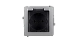 DECO Gniazdo bryzgoszczelne z/u SCHUKO (klapka dymna) srebrny metalik 7DGPB-1sdp
