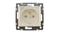 VALENA Gniazdo bryzgoszczelne z/u 16A IP44 kremowe 774121