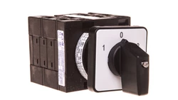 Łącznik krzywkowy sieć-agregat 4P 32A do wbudowania T3-4-8213/E 076075