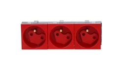 Gniazdo modułowe potrójne z blokadą i kluczem czerwone WP45X4577